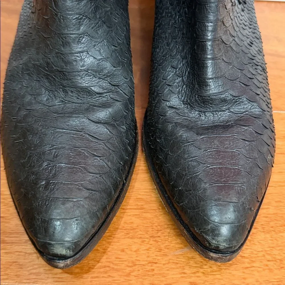 Frye Women's‎ Black Zoe Ring Short Smooth Full Grain/Snakeskin Boots Size 6.5